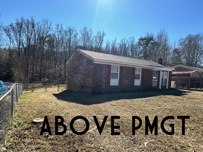 Building Photo - In Greer completely Renovated 3 bedroom - 2 bathroom Home