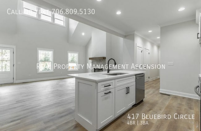 Building Photo - 417 Blue Bird Cir