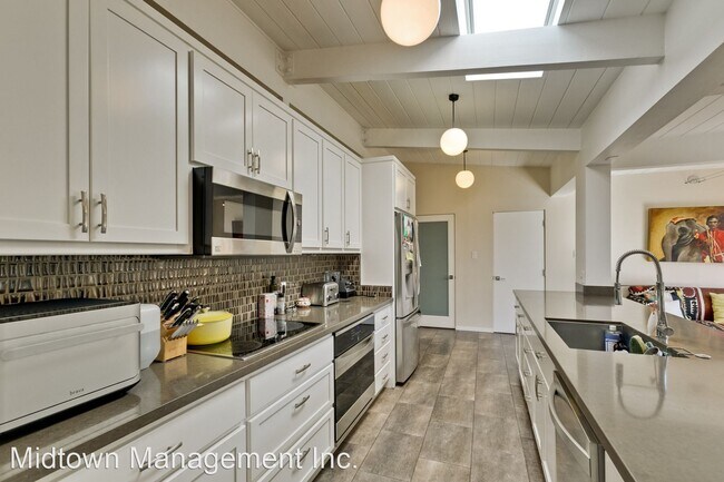 Building Photo - 4 br, 3 bath House - 261 Creekside Dr.