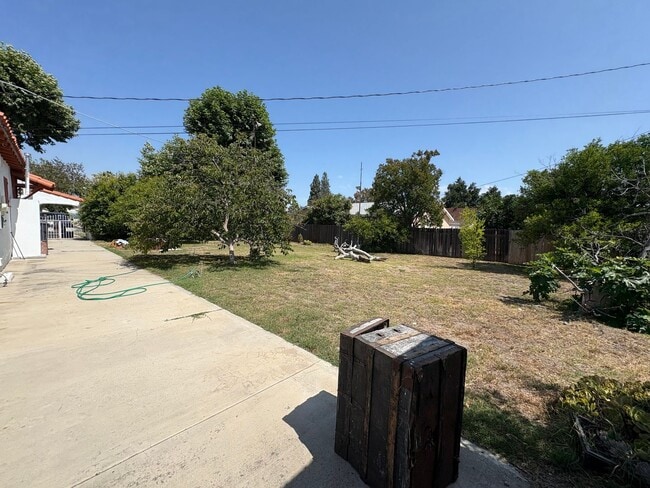 Building Photo - Charming Spanish Colonial house with huge ...
