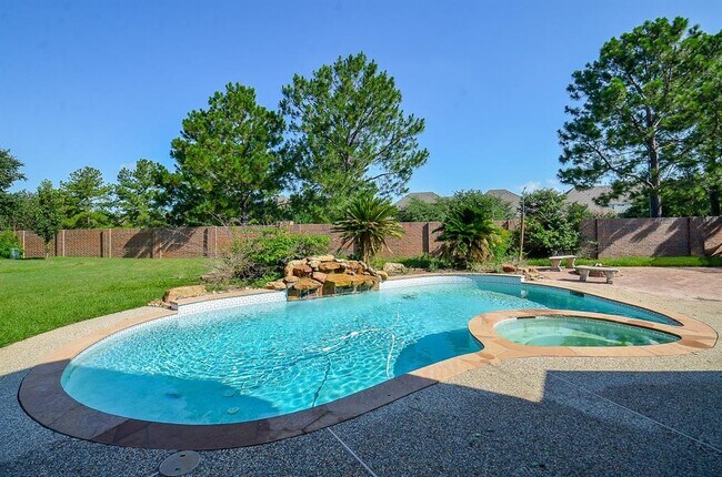 Building Photo - 1407 Kennoway Park Dr