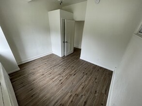 Building Photo - 807 Wood St