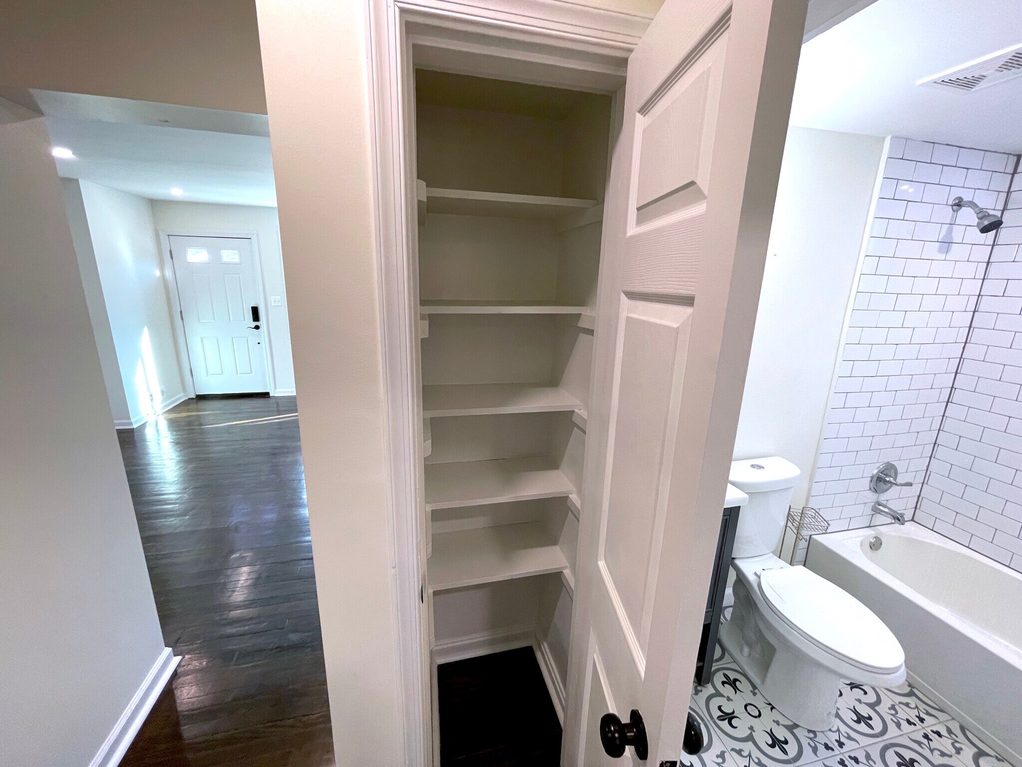 Linen Closet - 131 Joliet St SW
