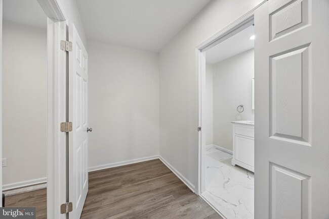 Building Photo - 1359 Crease St