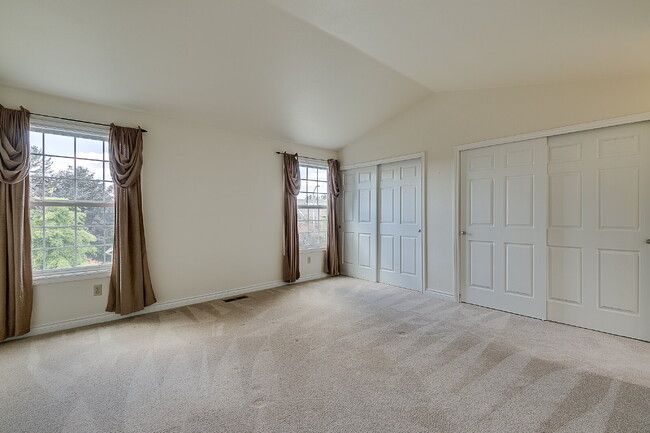 Building Photo - Gorgeous 3 bedroom home in College Hill Skyridge neighborhood of Bellevue
