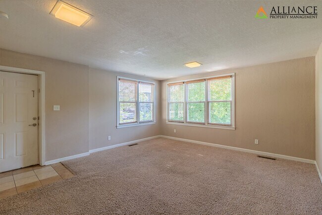 Building Photo - 1518 College Ave