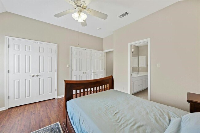 Building Photo - 10700 Hastings Ln