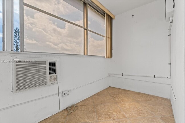 Building Photo - 237 Camden J