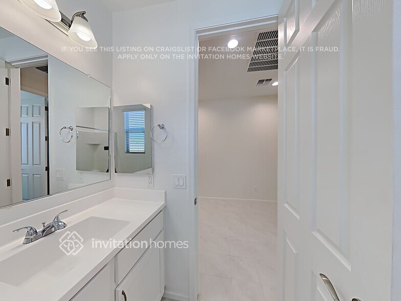 Building Photo - 15675 W Jackson St