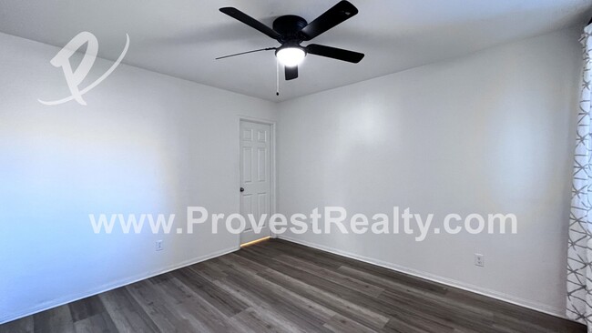 Building Photo - 4 Bed, 2 Bath Victorville Home w/Solar Inc...