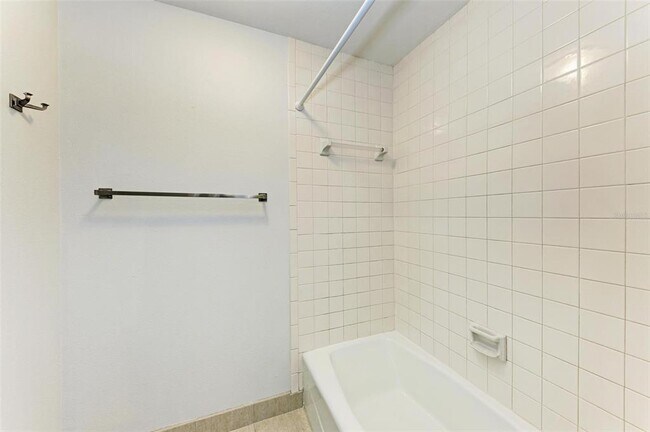 Building Photo - 2927 W Gandy Blvd