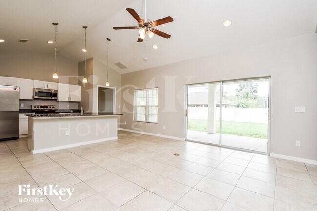 Building Photo - 2466 Altoona Ave