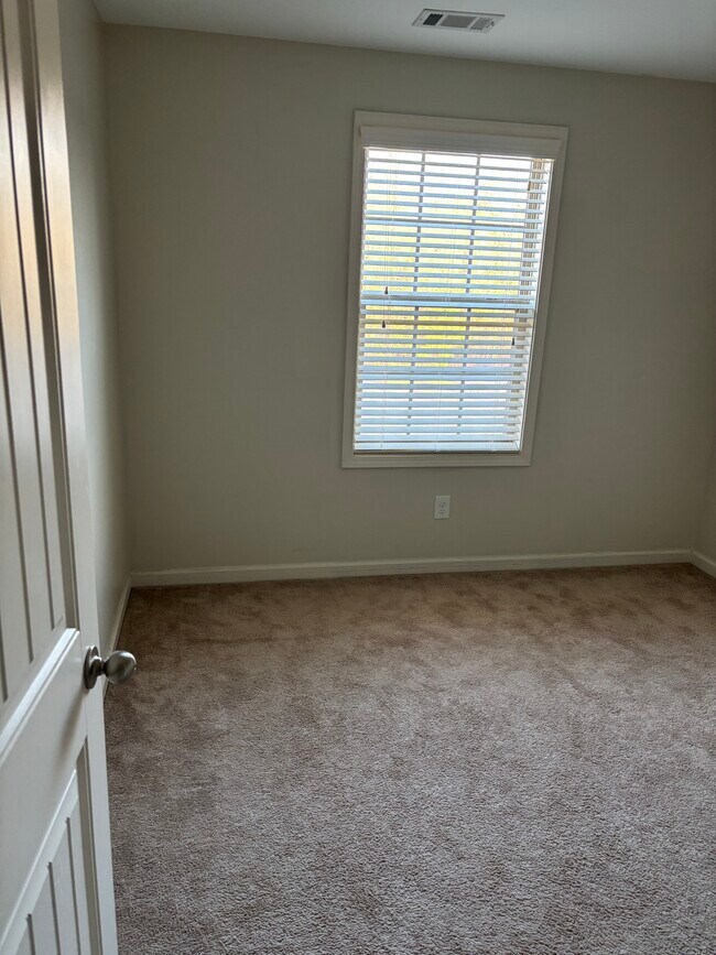 Building Photo - 118 Great Oak Way