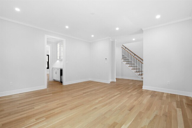 Building Photo - 62 Cedar Pl