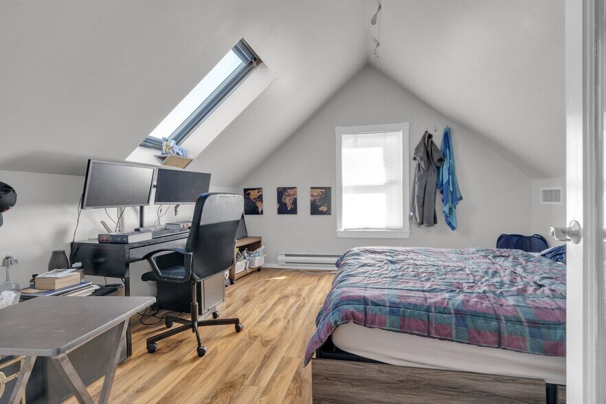 Building Photo - 5 Sachem St