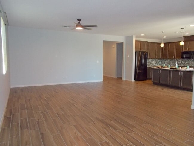 Building Photo - 1401 Cattail Falls St