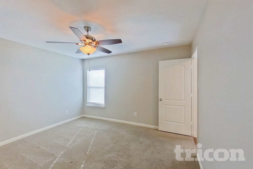 Building Photo - 4215 Calla Dr