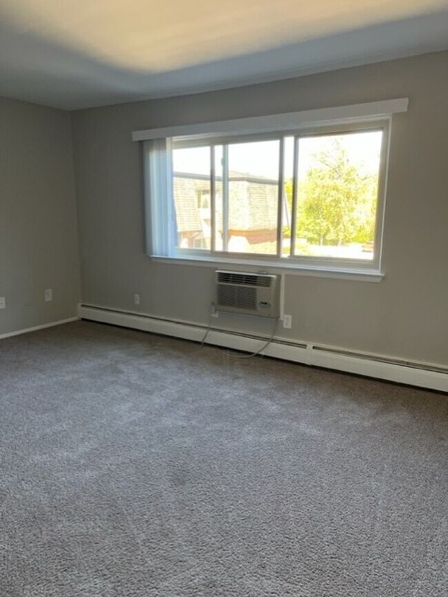 Primary Photo - Charming 1 bedroom/1 bathroom apartment ne...