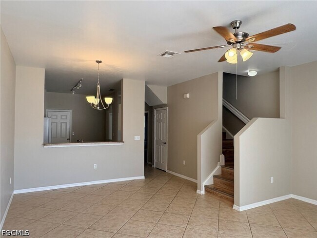 Building Photo - 3643 Pine Oak Cir