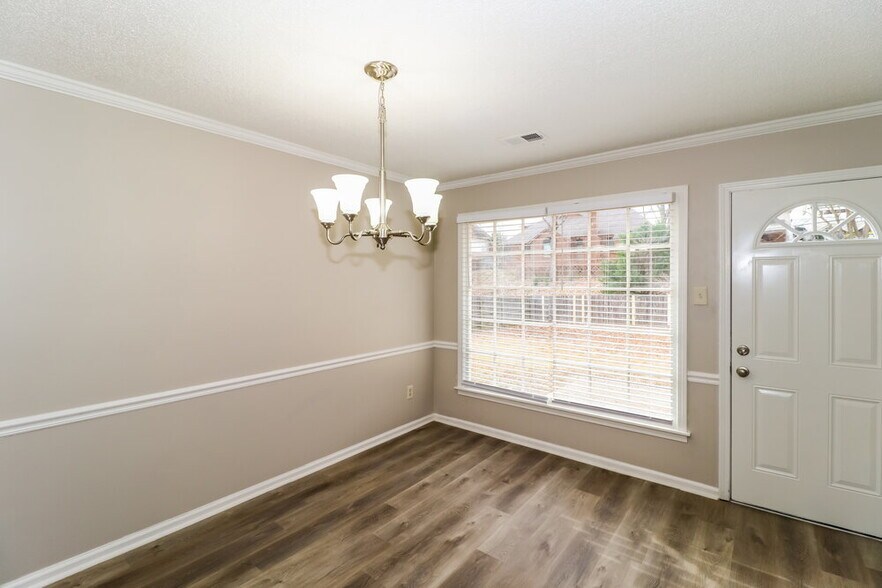 Building Photo - 329 Locust Grove Dr