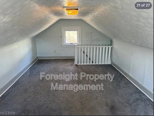 Building Photo - 692 W Thornton St