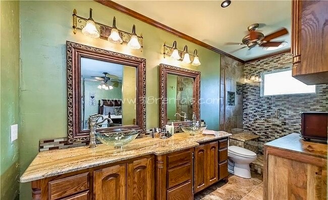 Building Photo - 7313 Camelback Dr