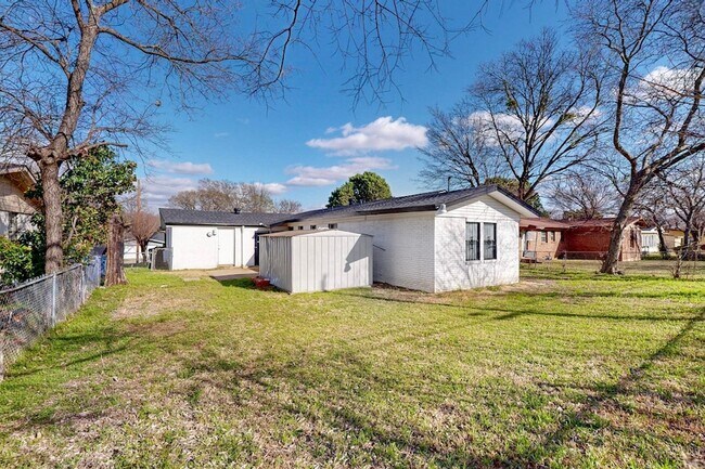 Building Photo - 4109 Fortune Ln