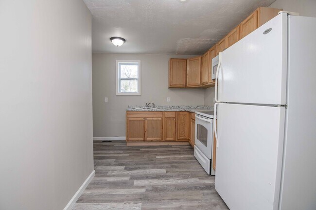 Building Photo - 912 Hotel Ave