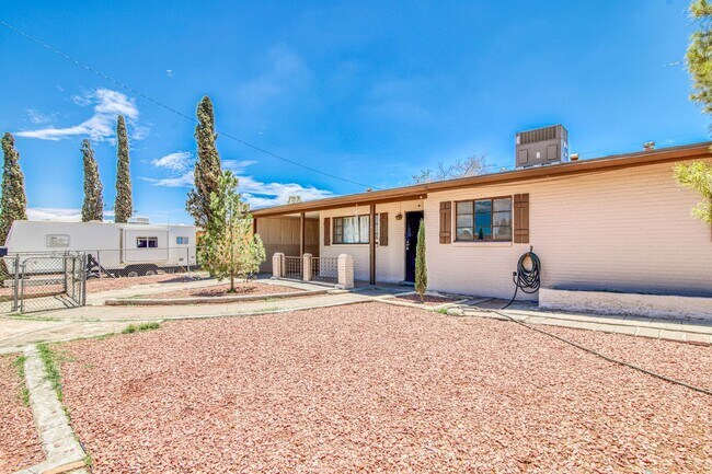 Building Photo - Beautiful 3 bed-1 bath house