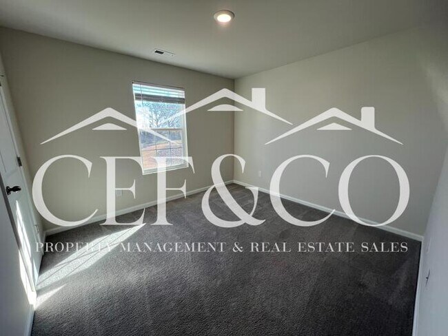 Building Photo - Spacious 5-Bedroom Home with Loft, 2-Car Garage & Neighborhood Amenities