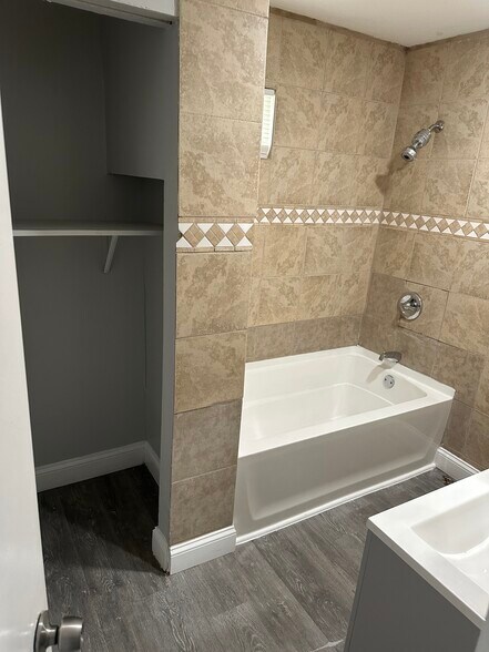 Bathroom - 128 Spring St