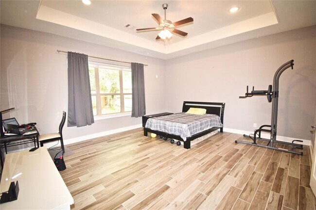 Building Photo - 2014 Briarstem Dr