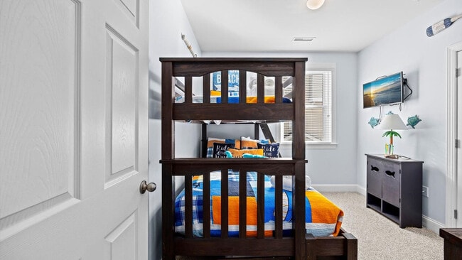 Building Photo - 701 E 8th St