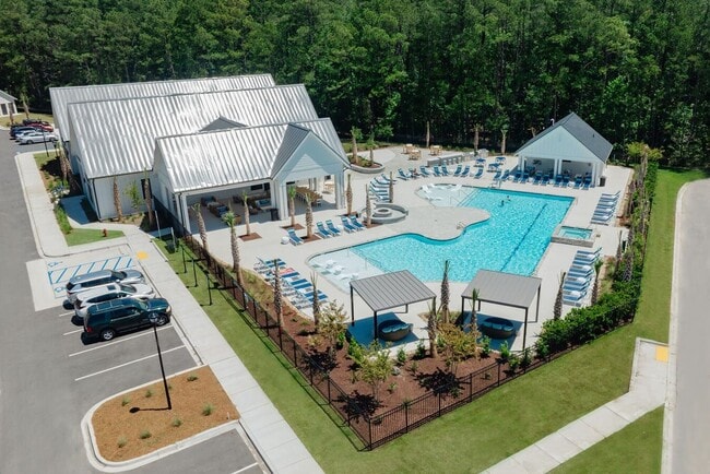 Building Photo - 331 Pickwick Dr