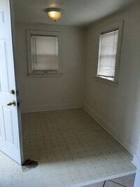 Building Photo - (2006 7th Avenue)