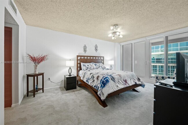 Building Photo - 9341 Collins Ave