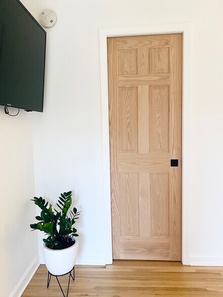 Building Photo - 1845 Northwest Ct