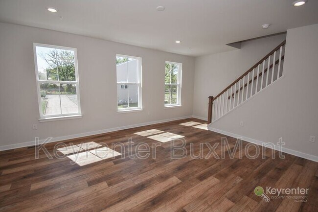 Building Photo - 4991 Franklin Cir