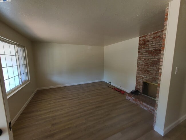 Building Photo - 1829 Rosetree Ct