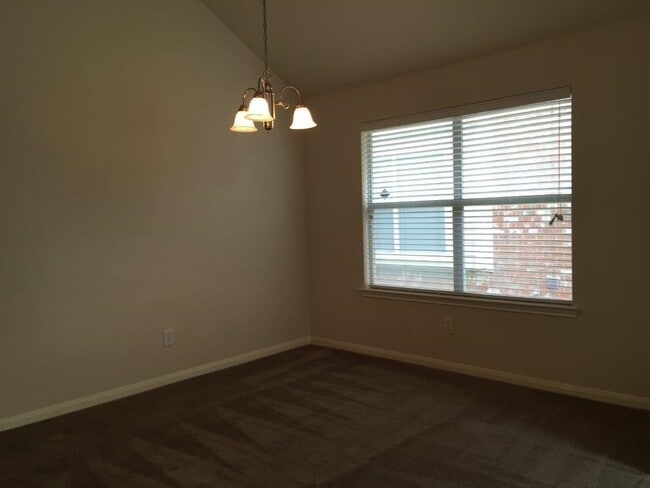Building Photo - 25106 Diamond Ranch Dr