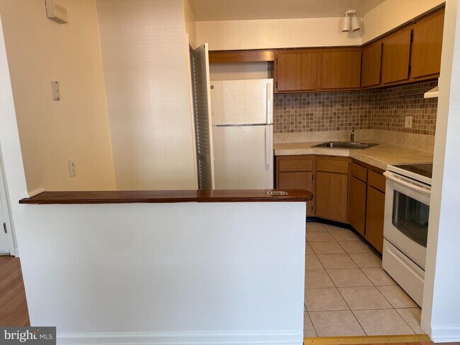 Building Photo - 512 Stidman Dr