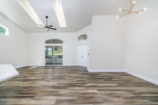 Building Photo - 480 Prestwick Ct