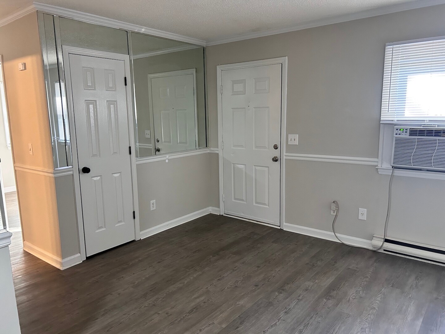 Building Photo - 2204 Delta Pl