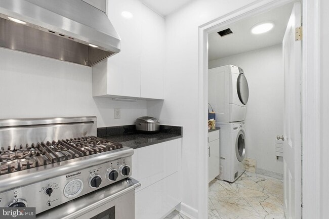 Building Photo - 3308 R St NW