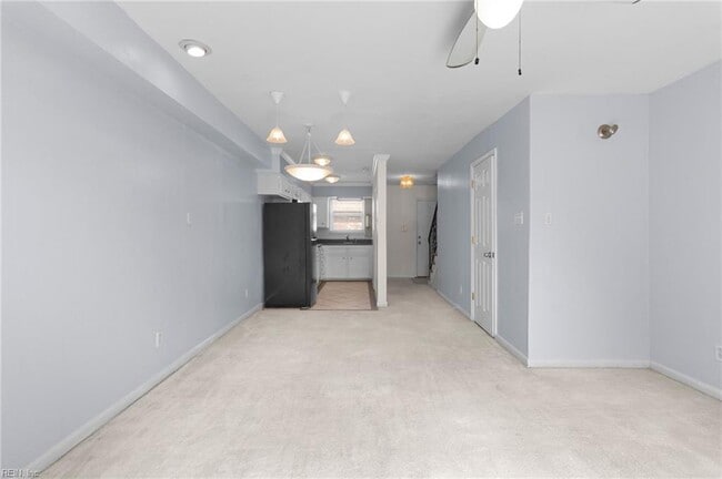 Building Photo - 1107 E Ocean View Ave