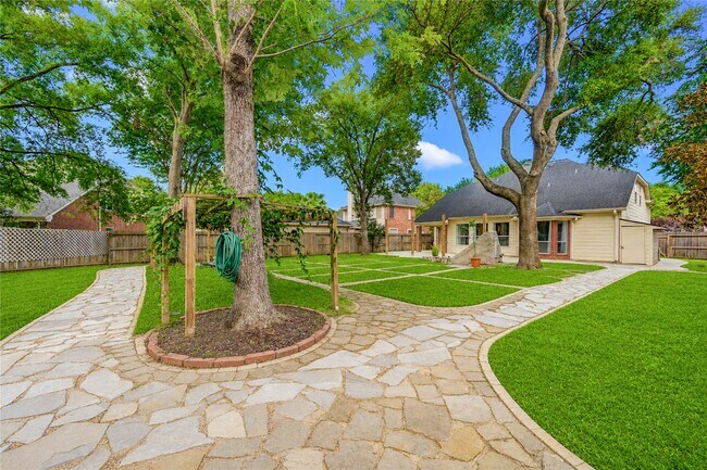 Building Photo - 1215 Whisper Trace Ct