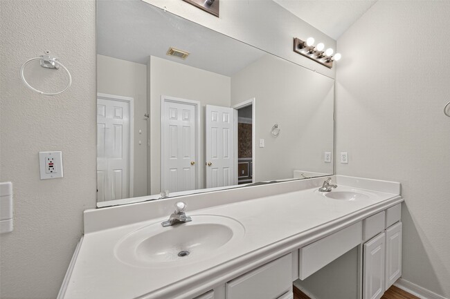 Building Photo - 307 Roans Prairie Ln