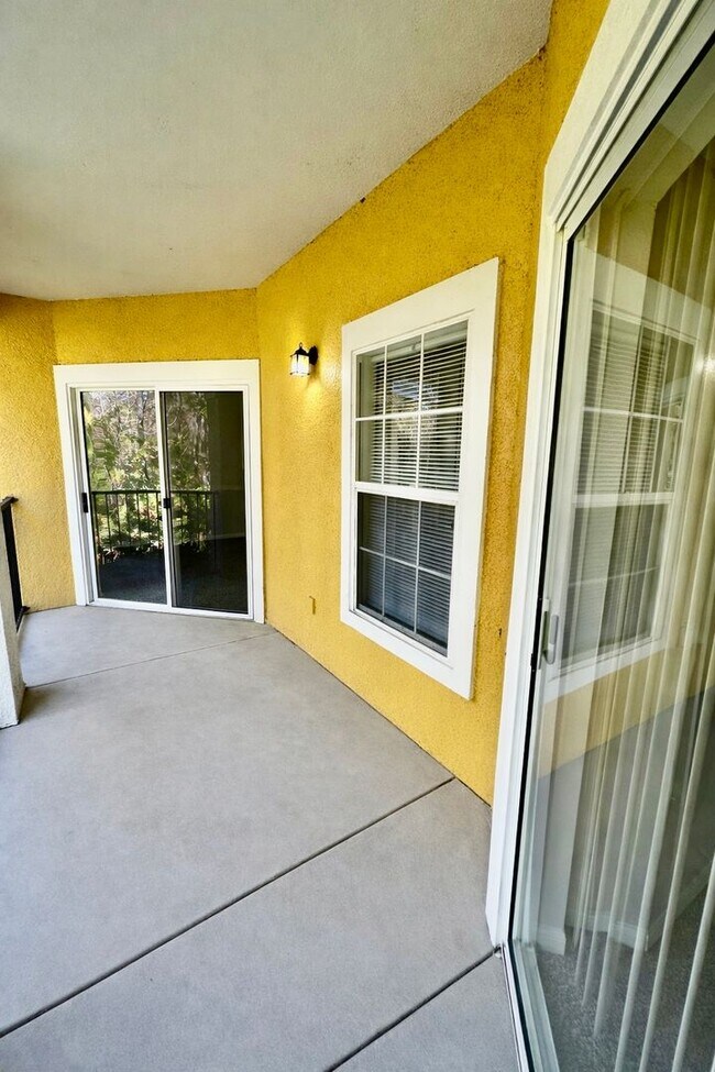 Building Photo - Mosaic 2533