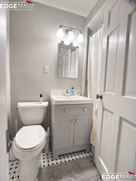 Building Photo - 16 Fuller St