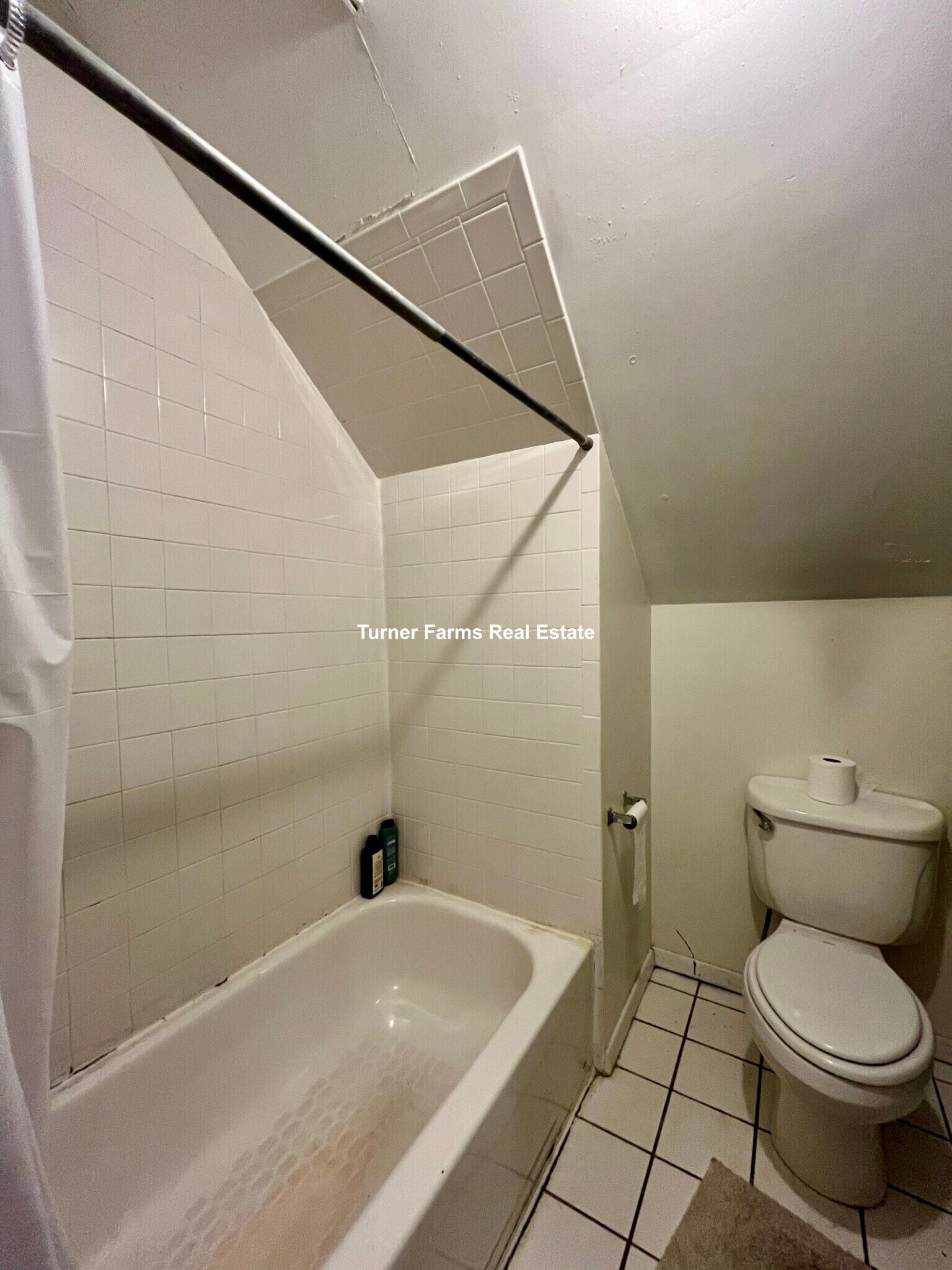 Building Photo - 124 Calumet St